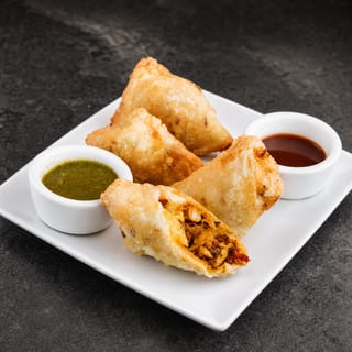 Chicken Mur-muri Rolls